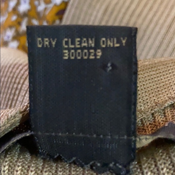 Banana Republic Button Down Silk Cardigan Size L - Picture 8 of 8